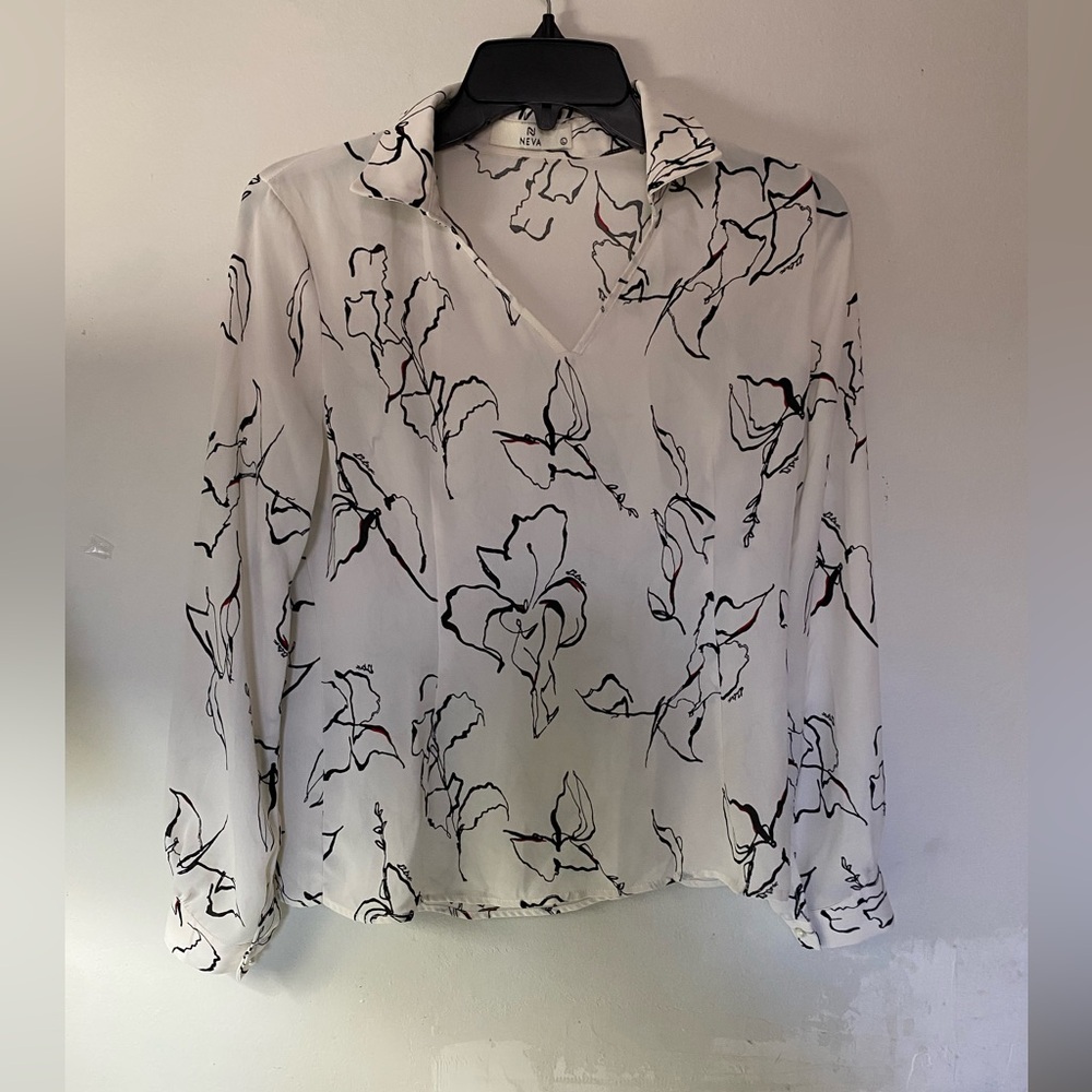Chic White Floral Blouse